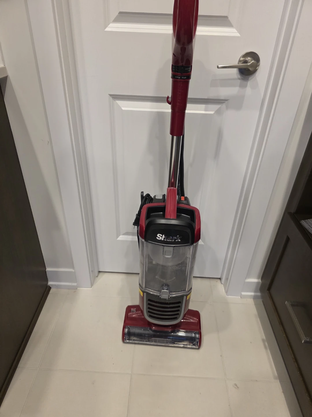 Shark Upright Vacuum Cleaner - photo 2
