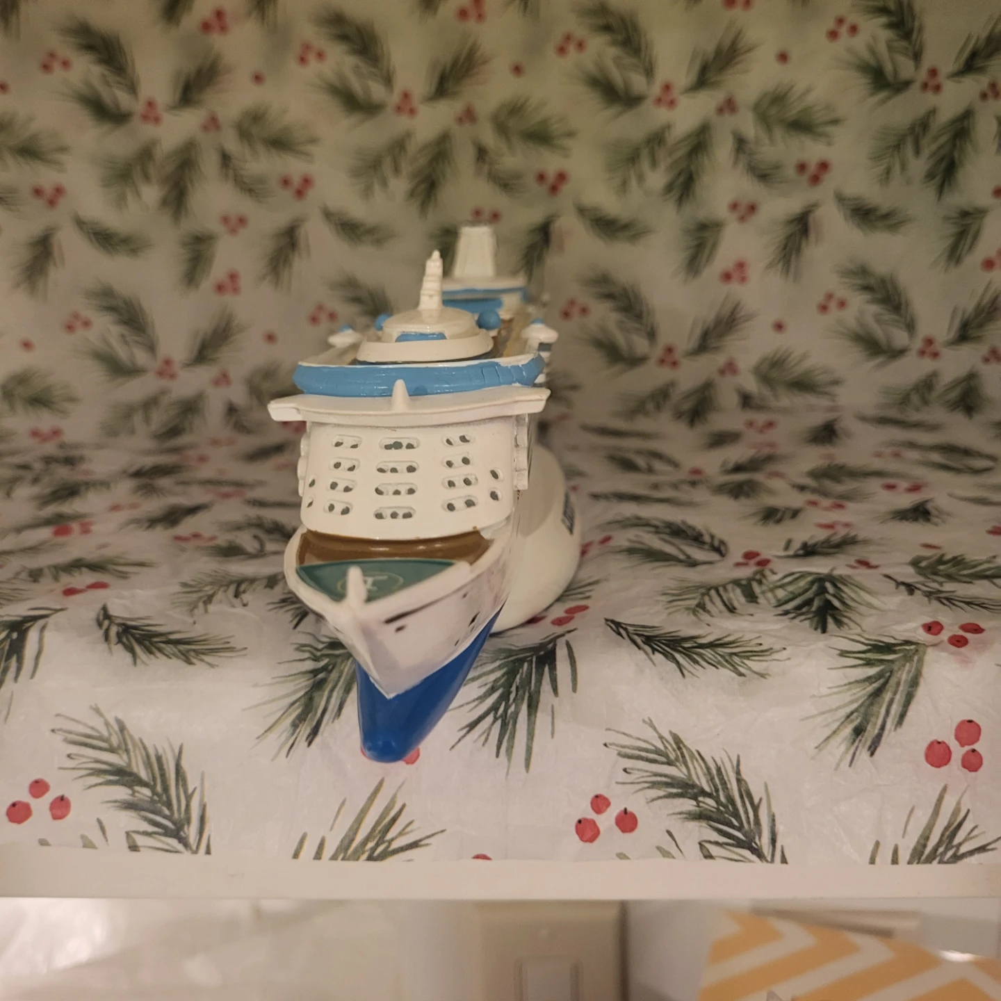 Royal Caribbean Liberty of the Seas Model Ship - photo 2