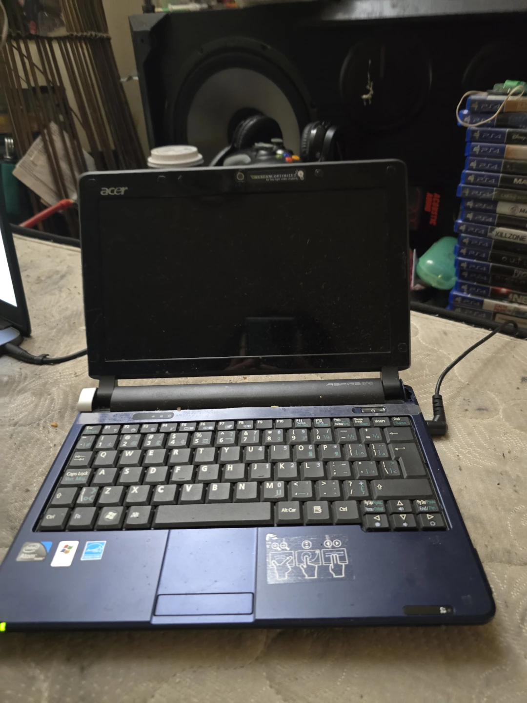 Acer Aspire One Netbook - photo 2