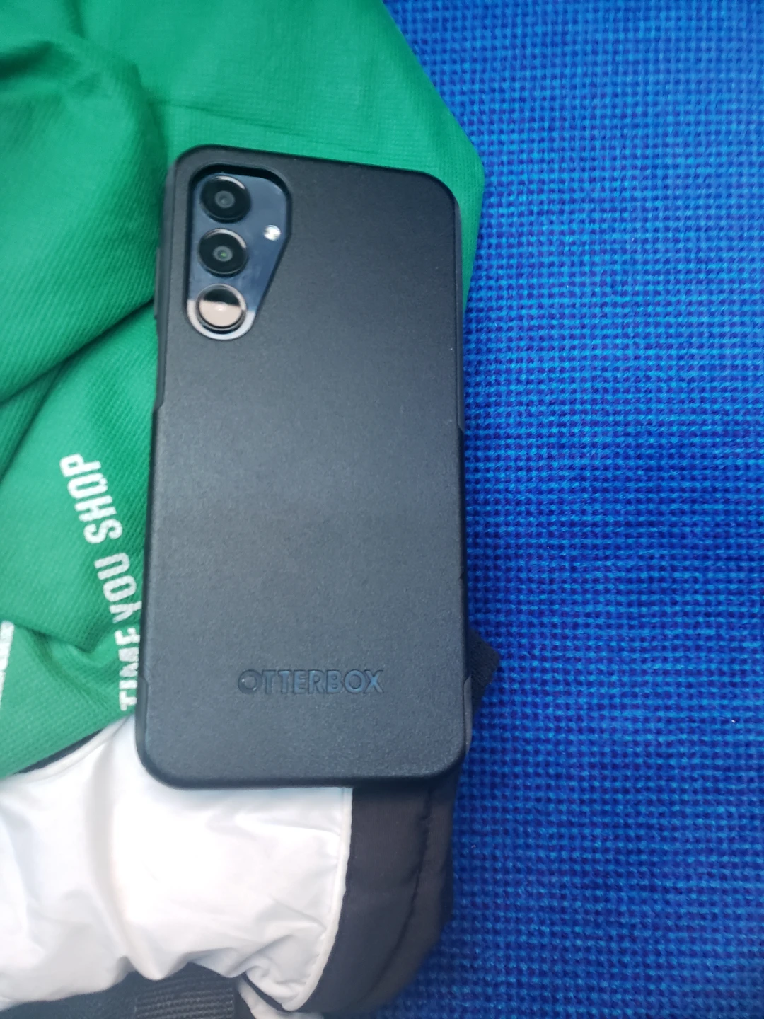 Samsung Galaxy A16 5G with Otterbox case - photo 2