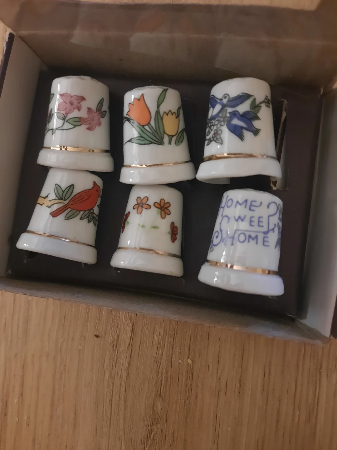 Porcelain Thimble Set puck up in st.albert