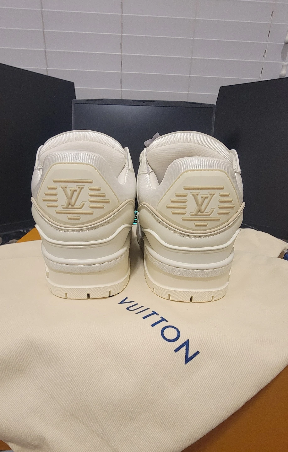 Louis Vuitton Maxi Trainer Sneaker White - photo 5