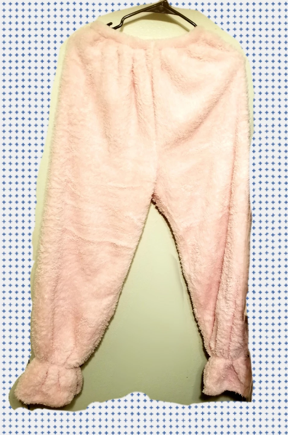 NWOT Women's Fluffy Blue Hooded Robe with Pink Pants Set - photo 4