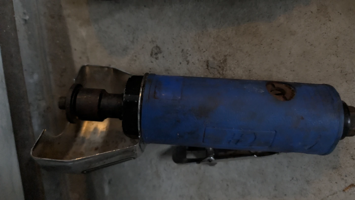 Air comoressor and tools - photo 3