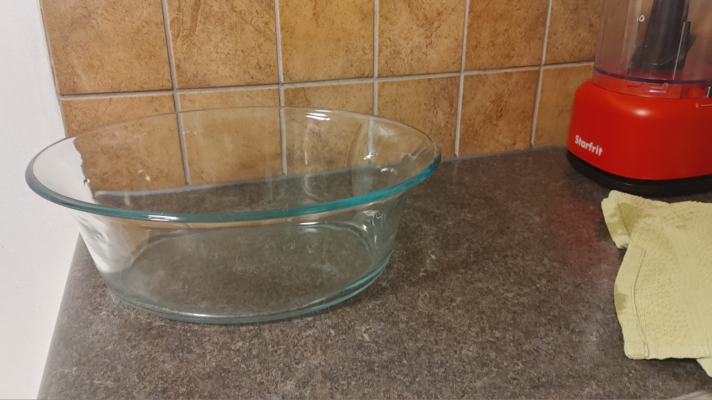 Pyrex Glass Mixing Bowl with Lid - photo 5