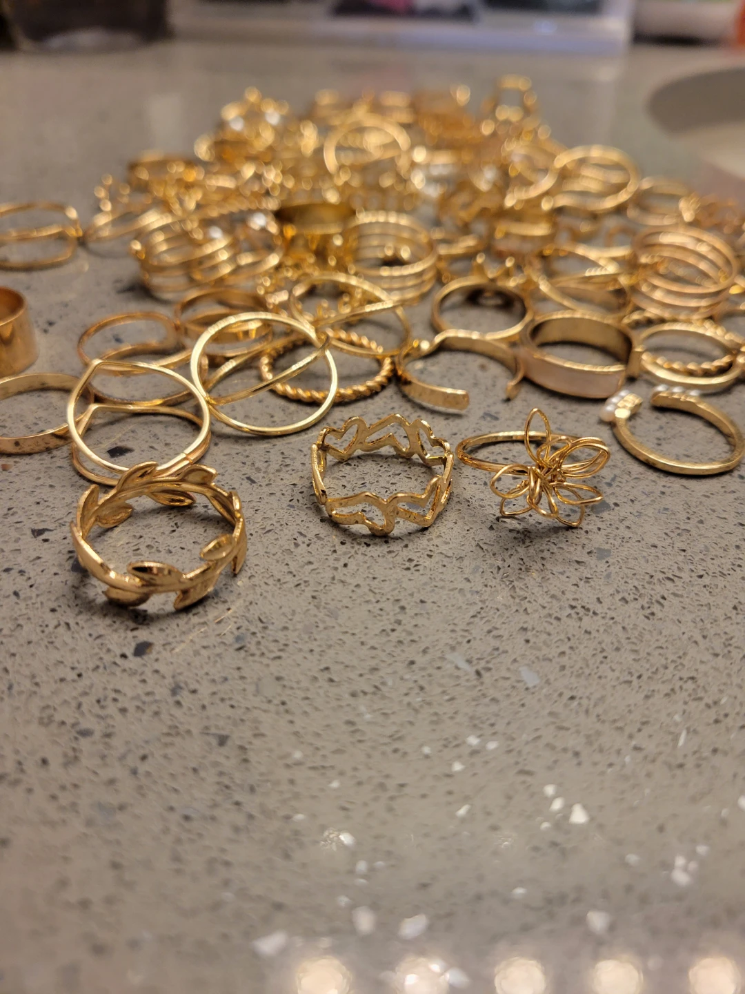 84 rings - different styles - photo 2