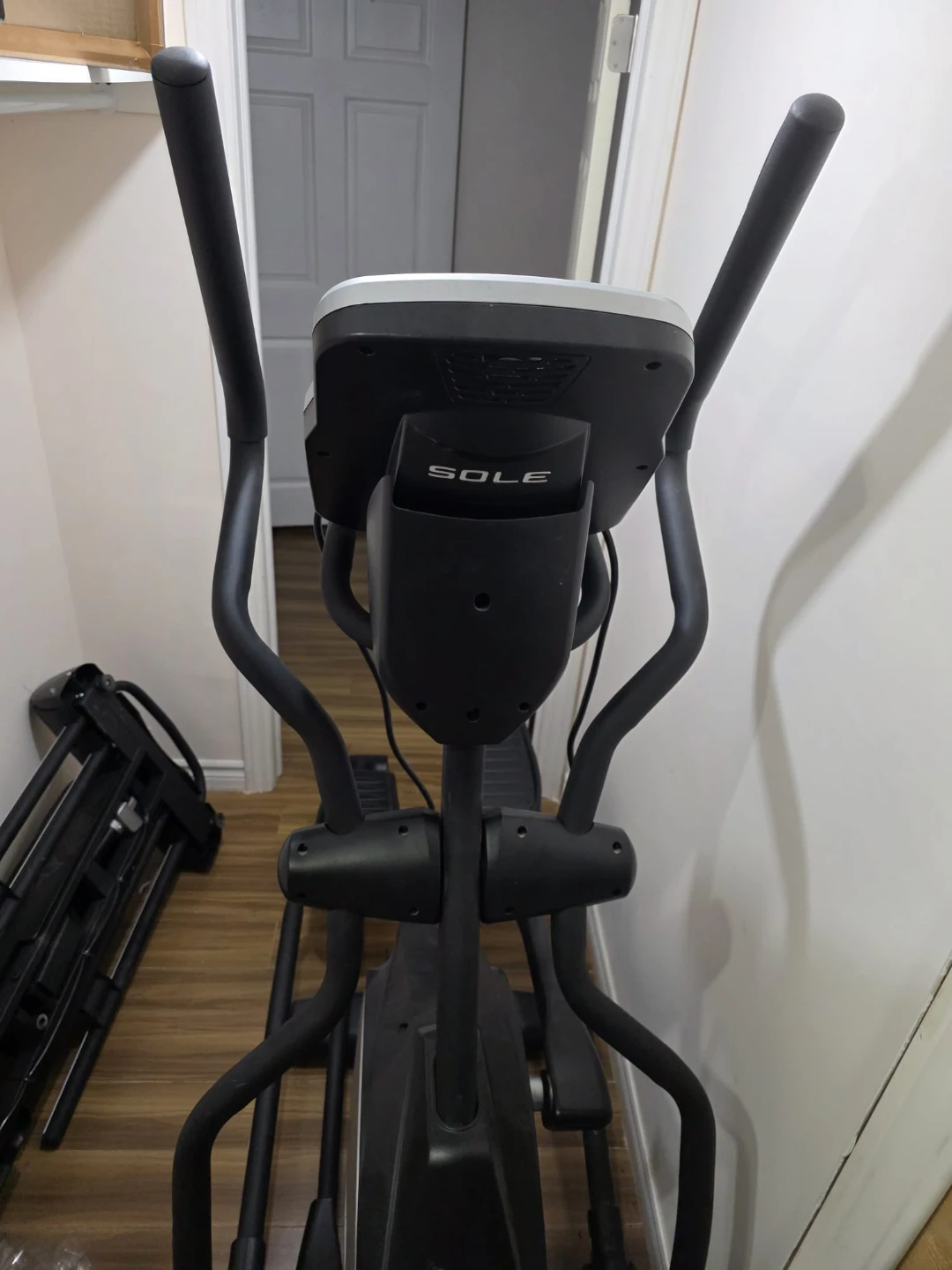 Sole E35 Elliptical Machine - photo 4