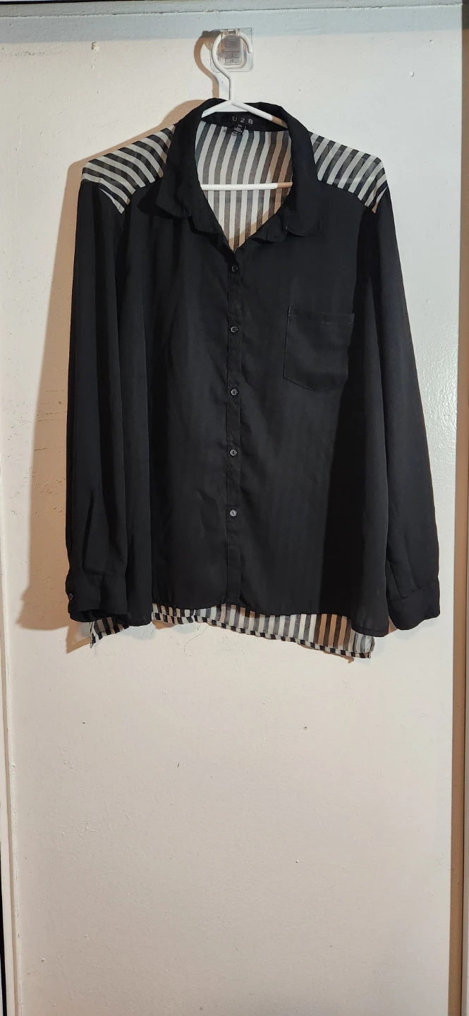 Black V-Neck Long Sleeve Top - photo 2