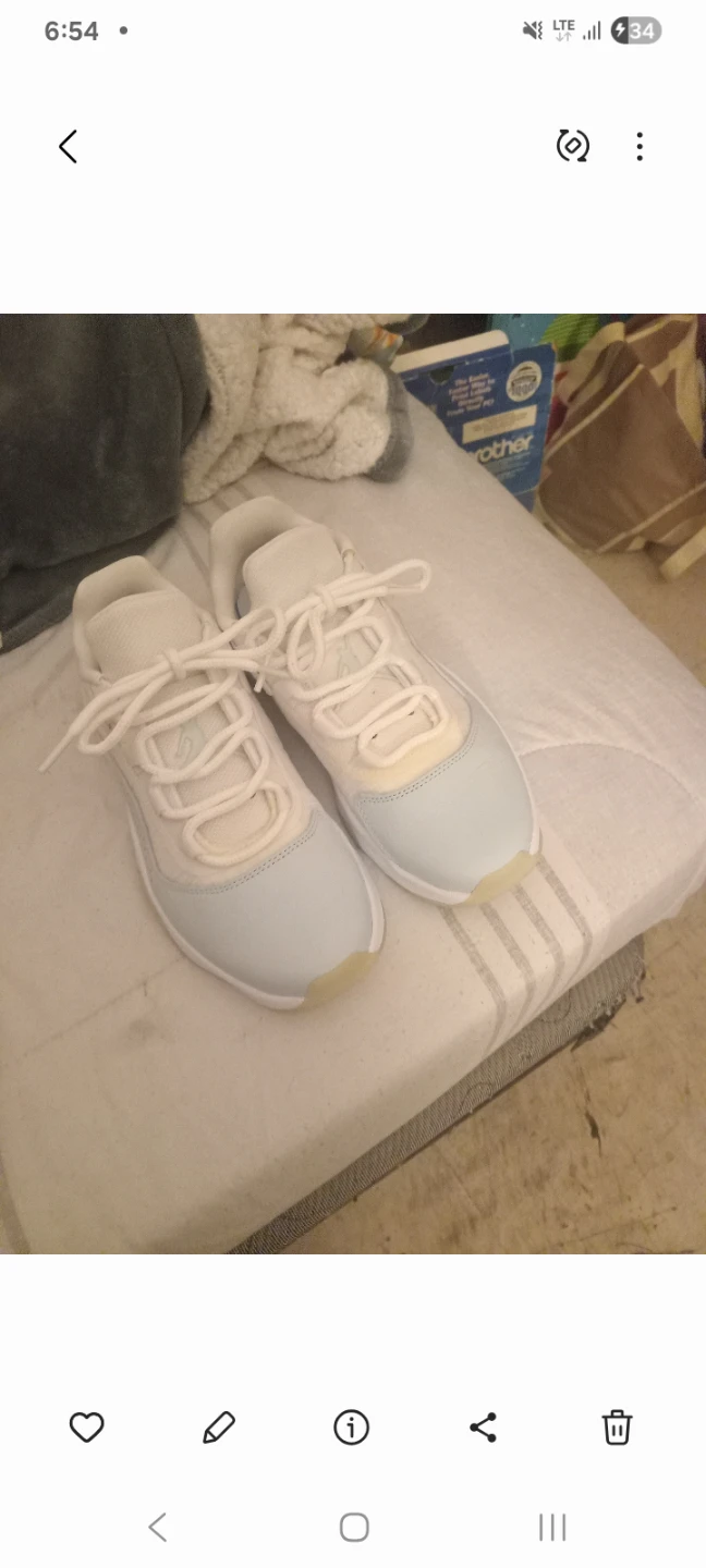 Jordan 11 Retro Low White/Grey Sneakers