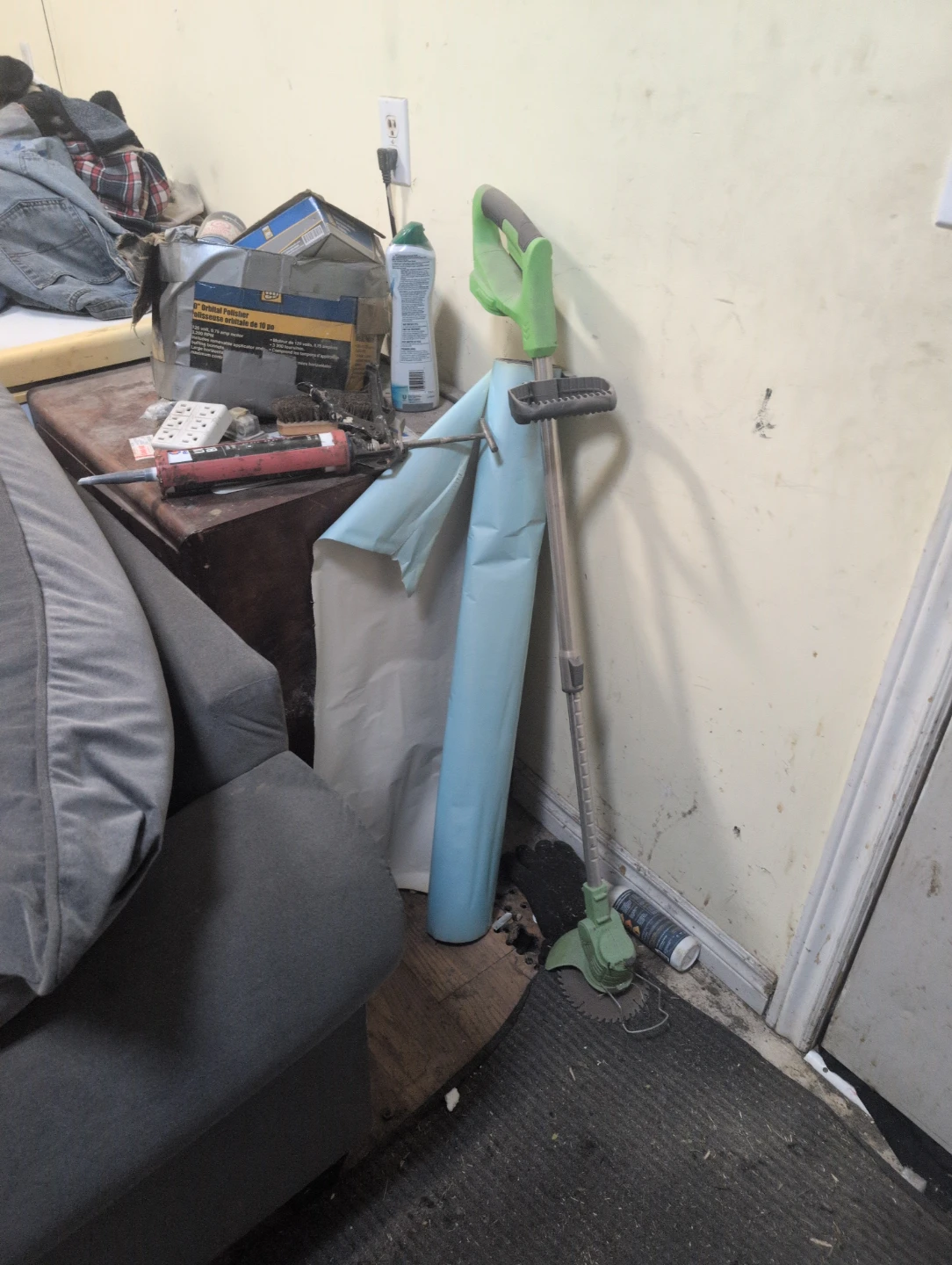 Battery powdered weed cutter - photo 2