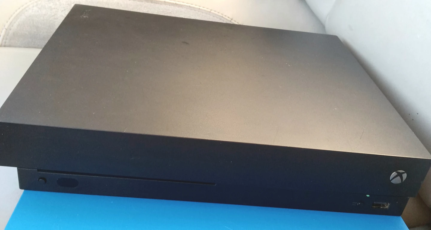 Xbox One X Console
