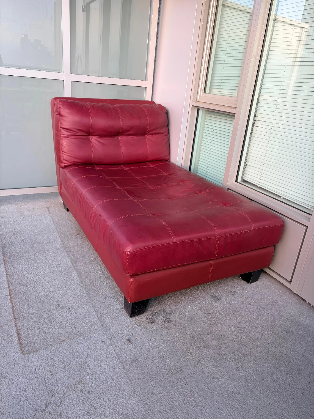 Red Leather Chaise Lounge - photo 3
