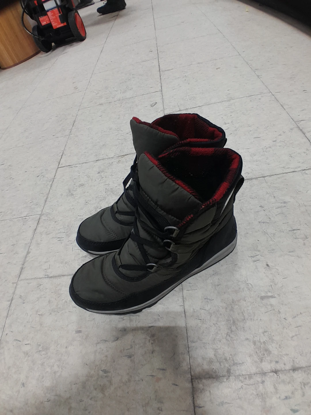 Sorel Winter Boots women's size 8 - photo 3