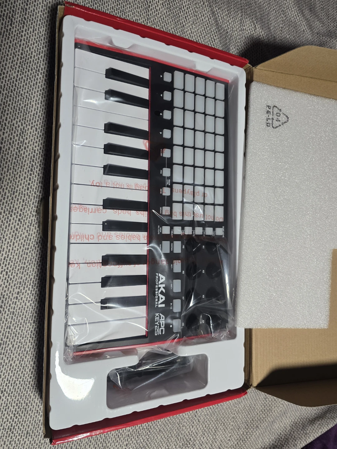 AKAI APC Key 25 Ableton Live Controller with Keyboard - photo 2