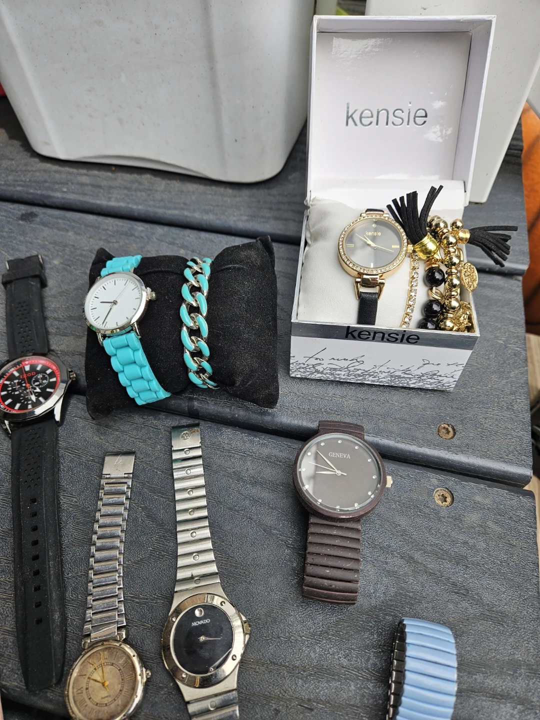 Mixed Lot of Watches - Kensie, Geneva, Movado - photo 2