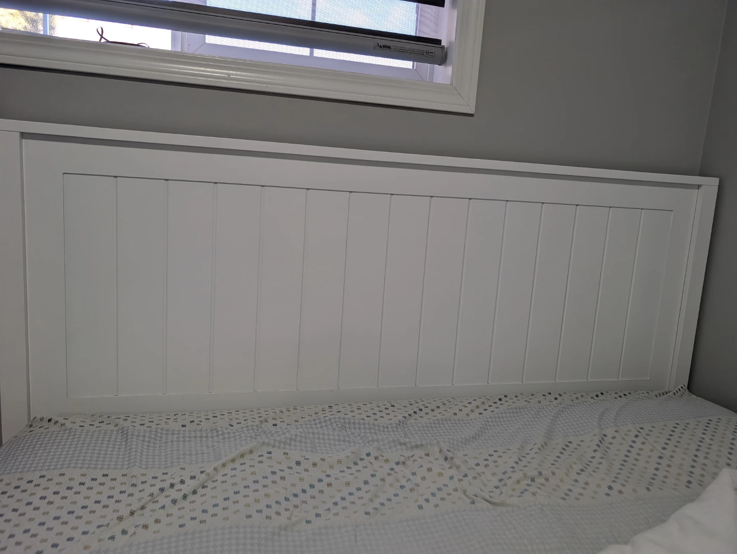 White solid wood queen bed frame and mattress - photo 4