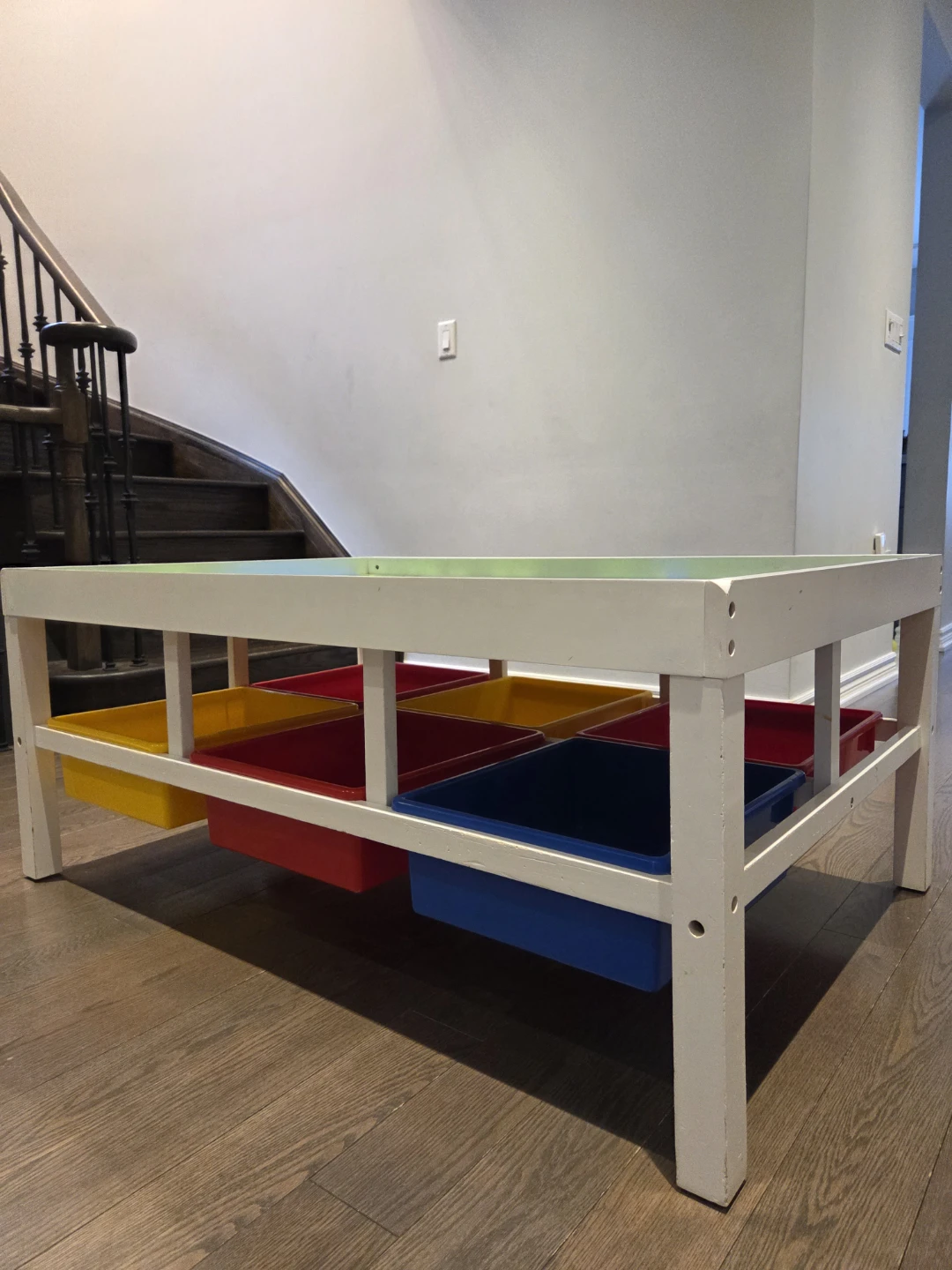 Activity table with six storage bins , train tracks and trains - photo 3