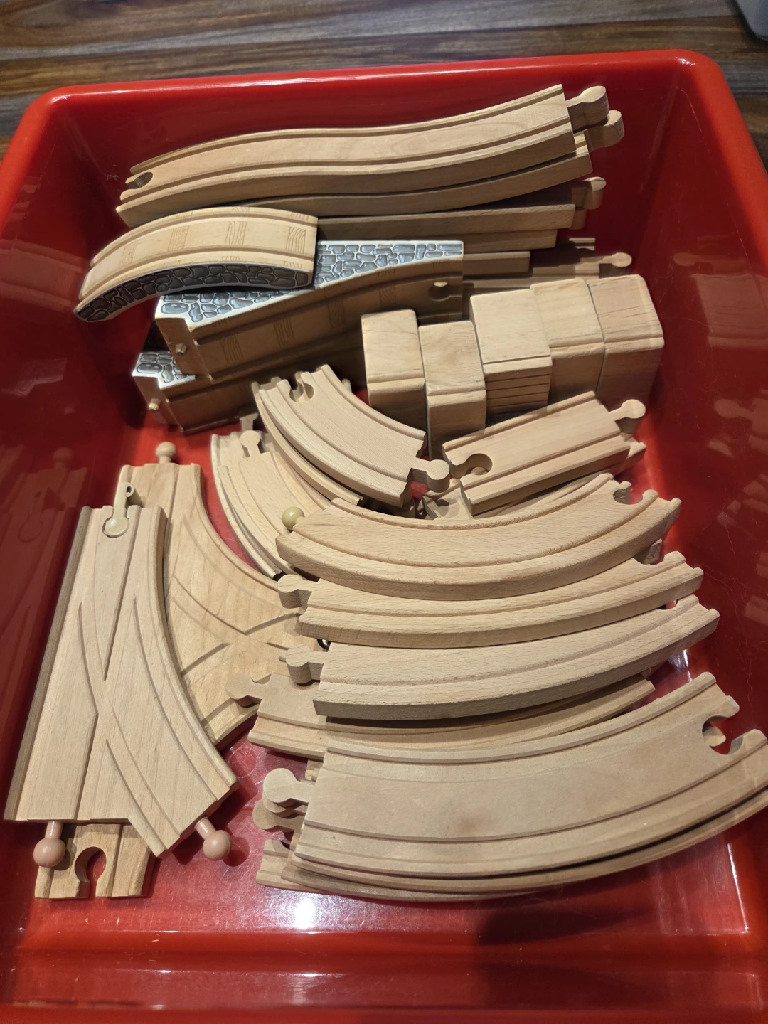 Activity table with six storage bins , train tracks and trains - photo 4