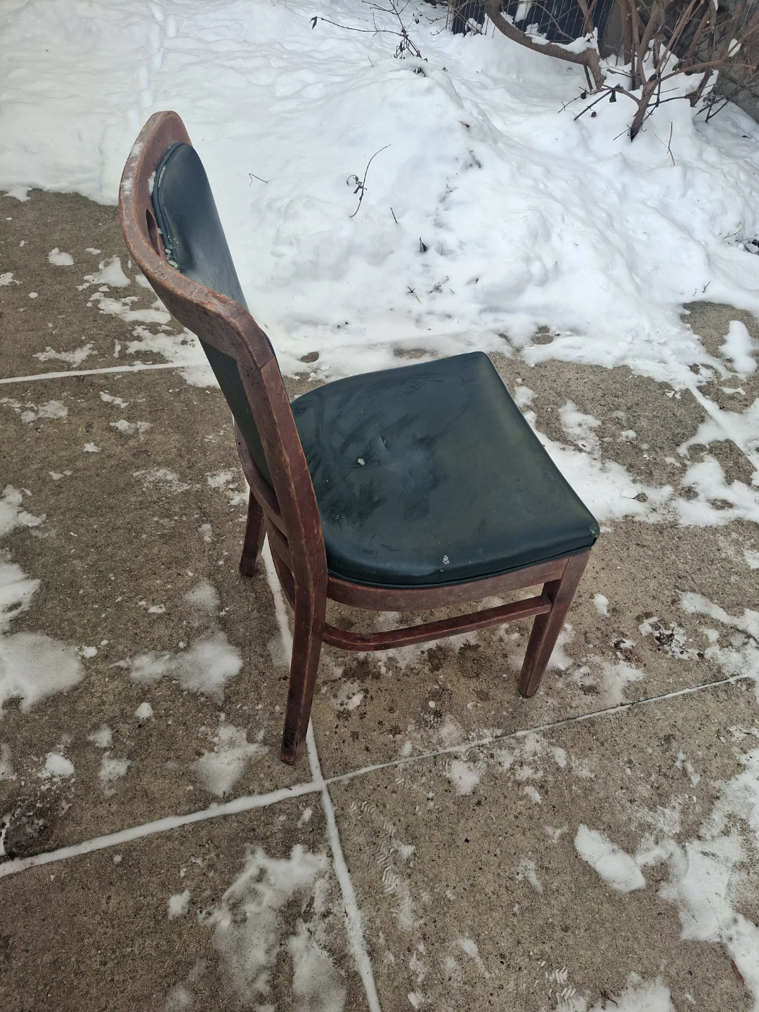 Vintage Wood Dining Chair – Sturdy, Great for DIY - photo 2