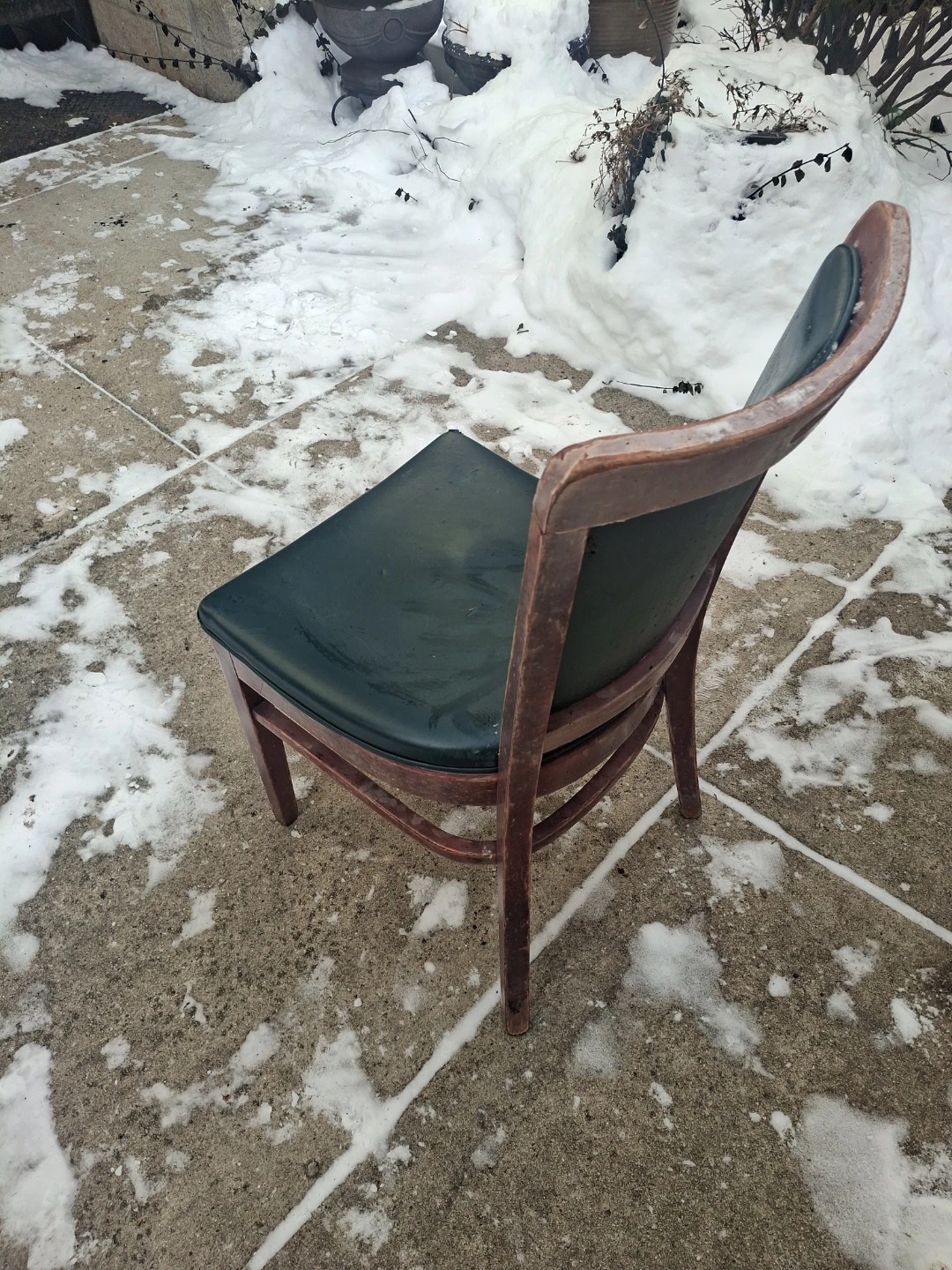 Vintage Wood Dining Chair – Sturdy, Great for DIY - photo 3