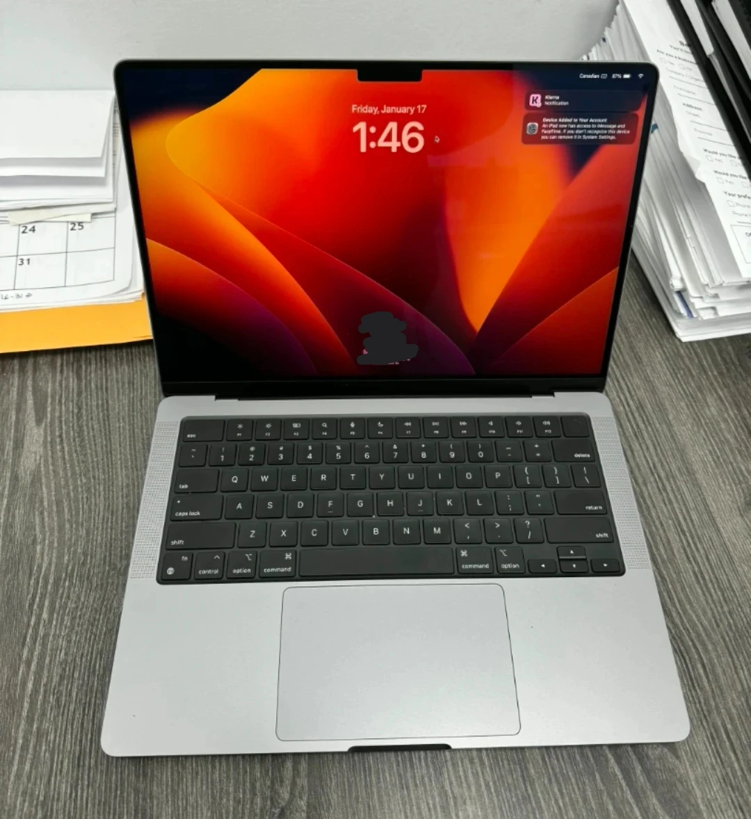 MacBook Pro M3 14 Inch  8GB Ram