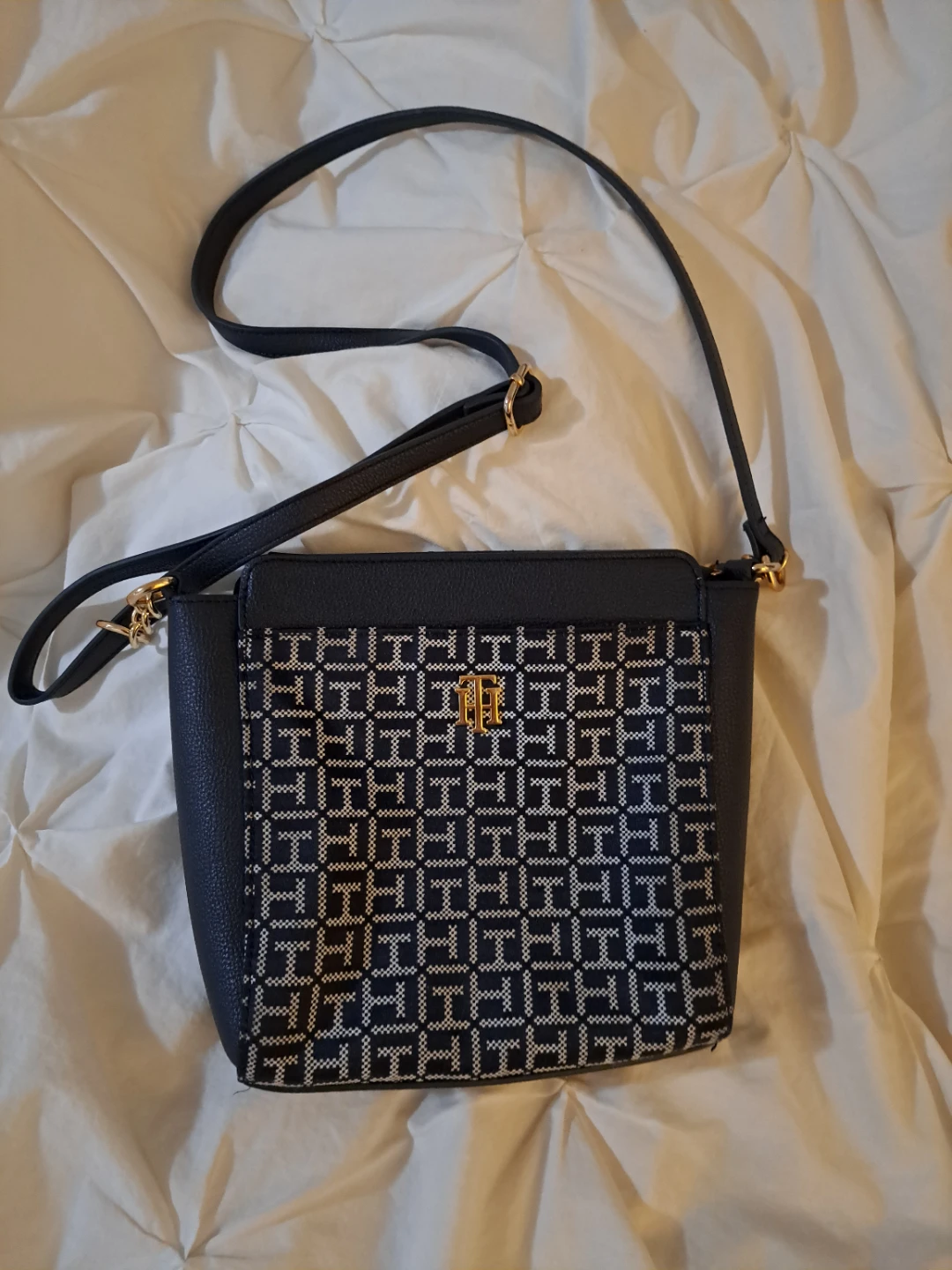 Tommy Hilfiger Crossbody Bag