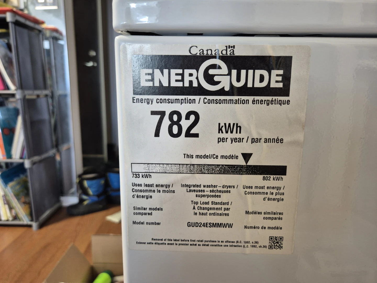 GE 24" White Electric Washer/Dryer Laundry Centre - photo 3