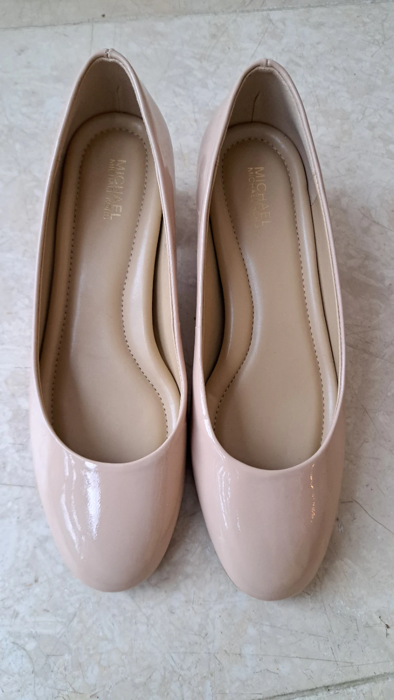 Michael Kors Nude Patent Leather Pumps - Size 7 - photo 4