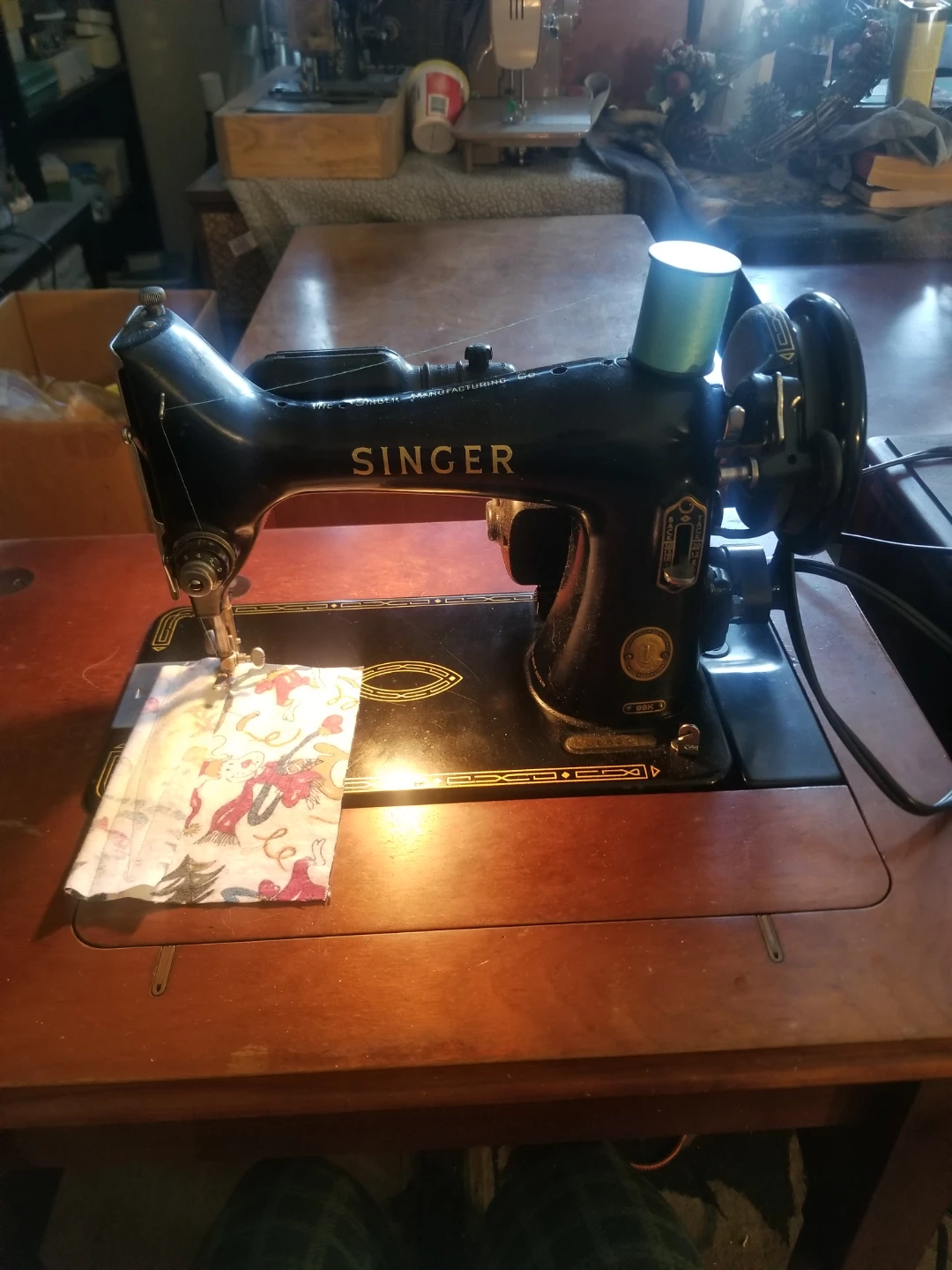 Vintage Singer 99k Sewing Machine in refinished cabinet Table