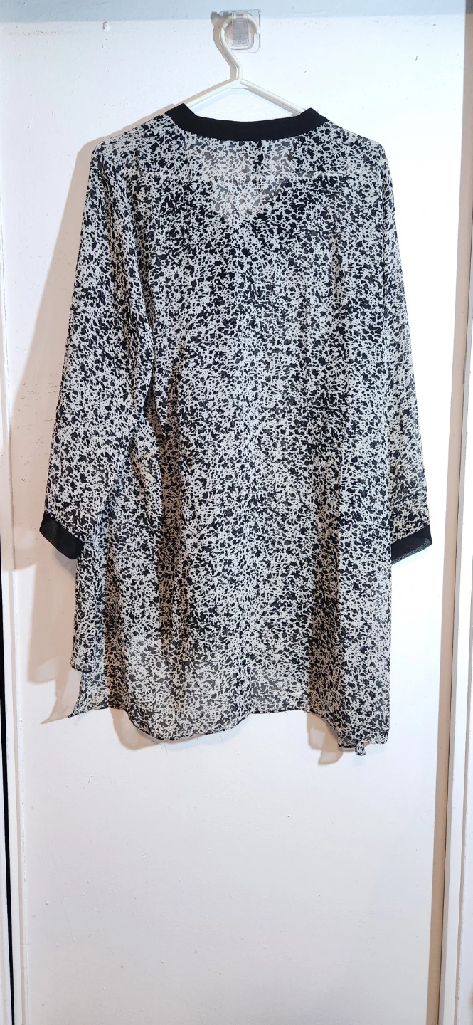 Black & White Print Blouse - photo 5
