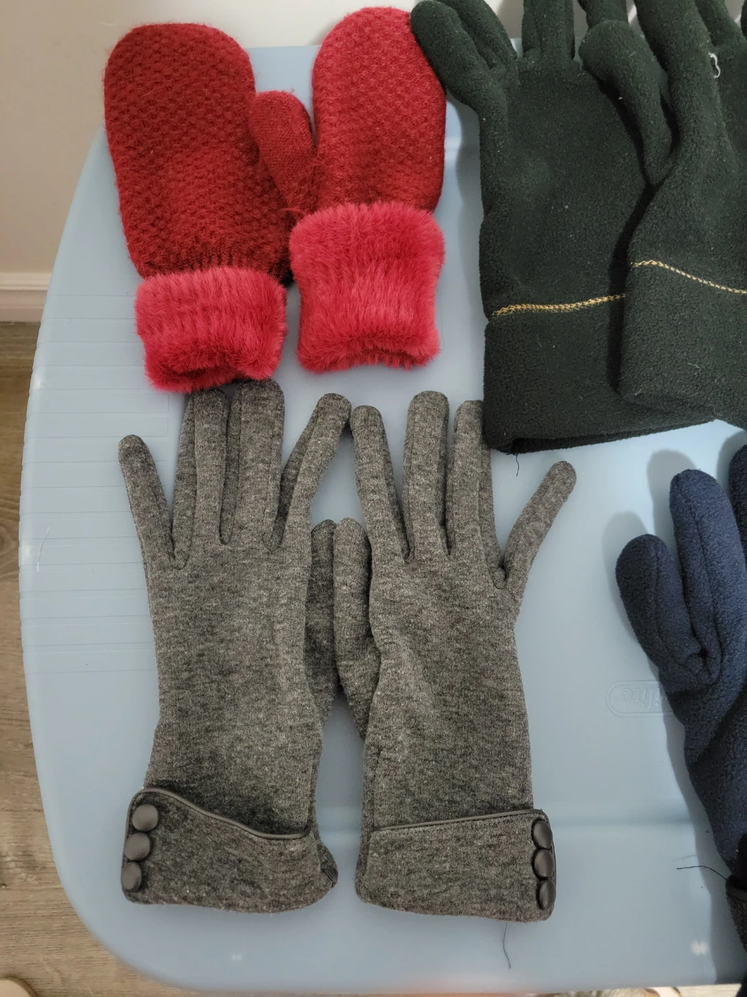 Assorted Winter Gloves & Mittens | Bundle Sale - photo 3