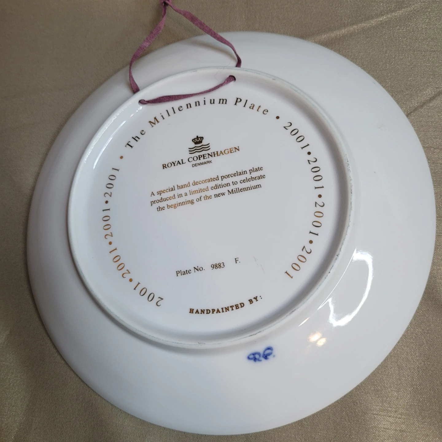 7 1/4" Round 2001 Royal Copenhagen Denmark Millennium - photo 5
