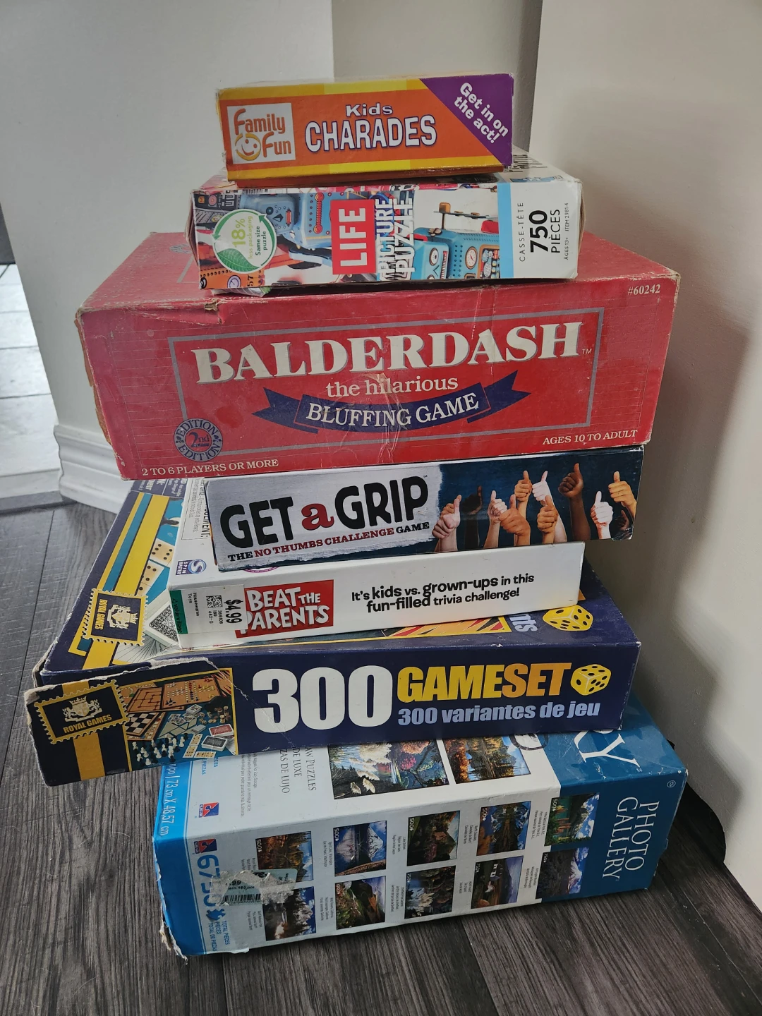 Stack of 5 Board Games and Puzzles