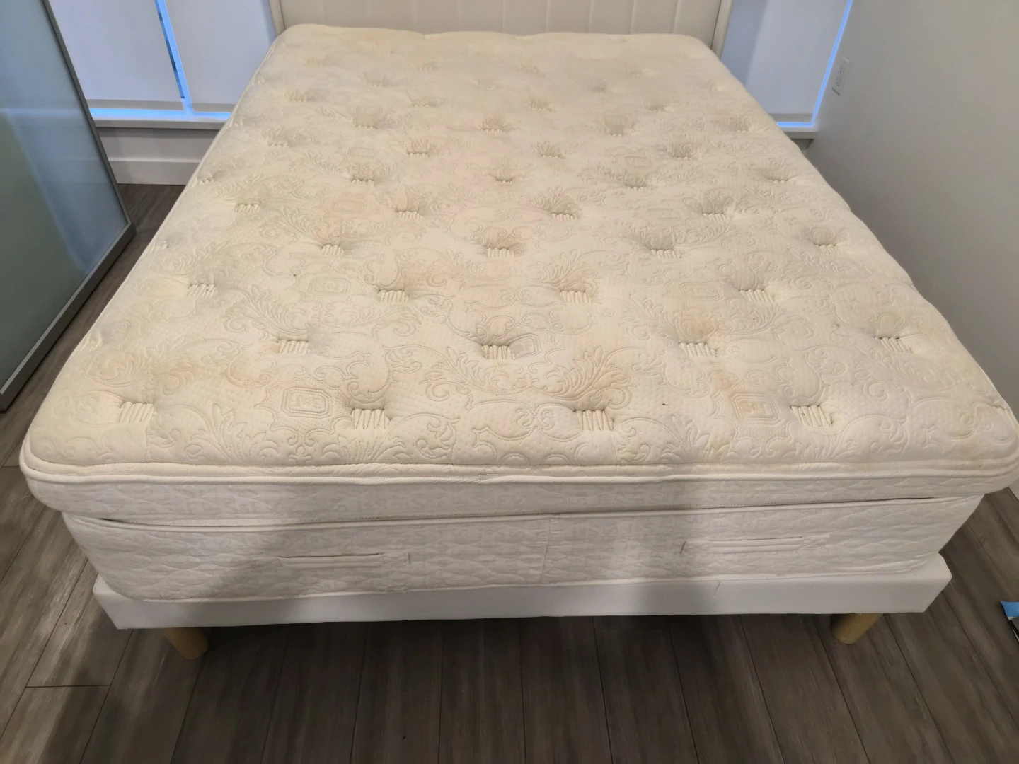Queen Size Mattress & Bed Frame - photo 2