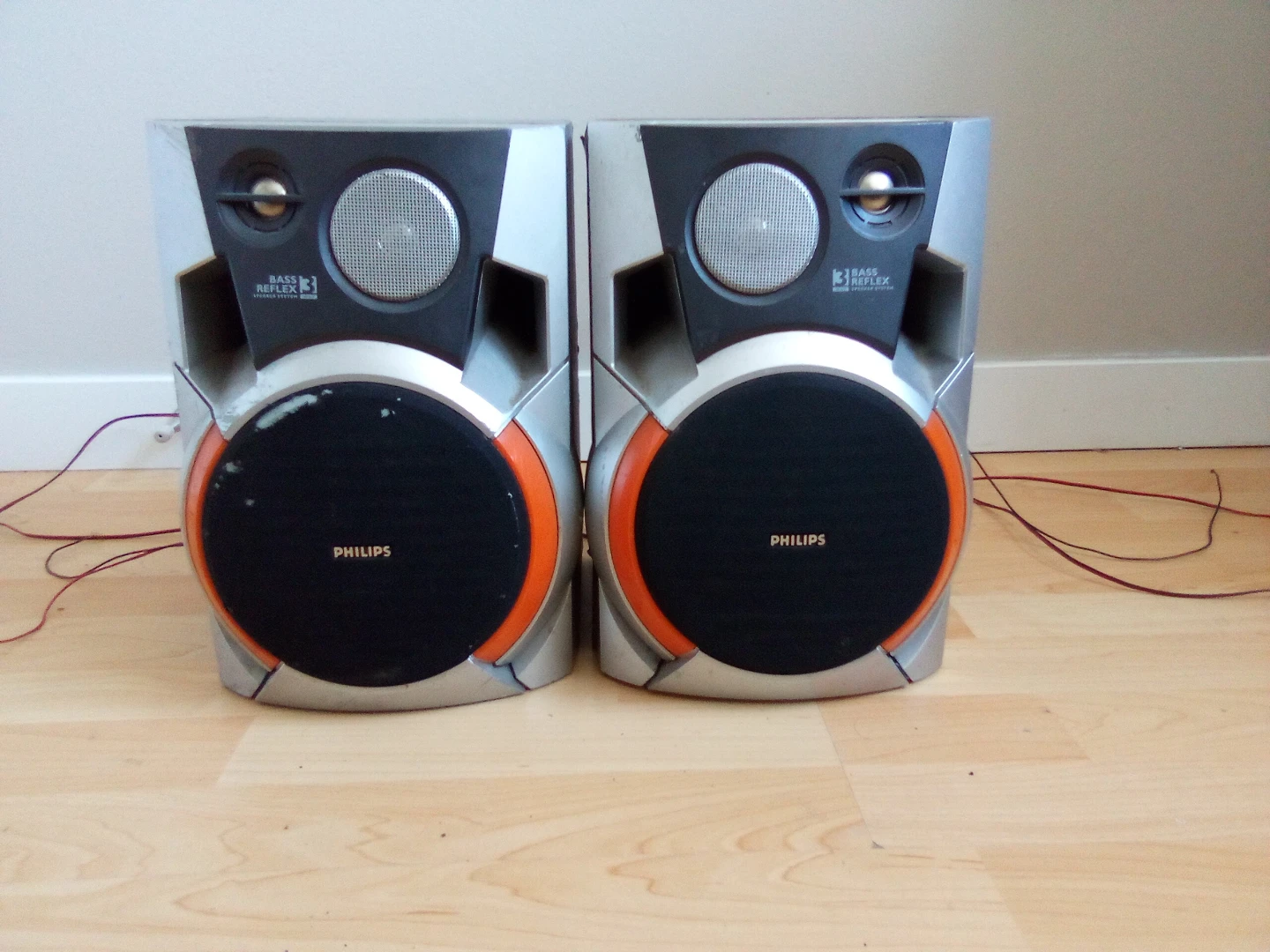 Philips Bass Reflex Tower Speakers - photo 2