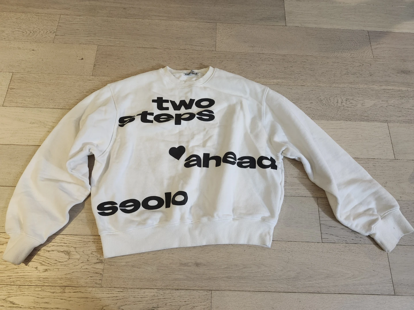 S9OLO Seoul White Sweatshirt