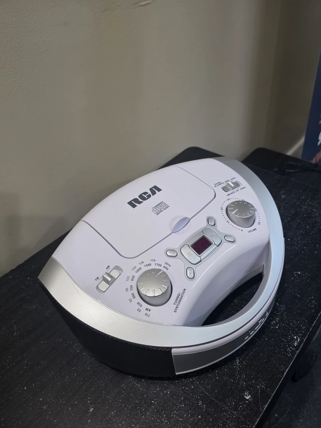 RCA CD Player Boombox AM/FM Radio - photo 2