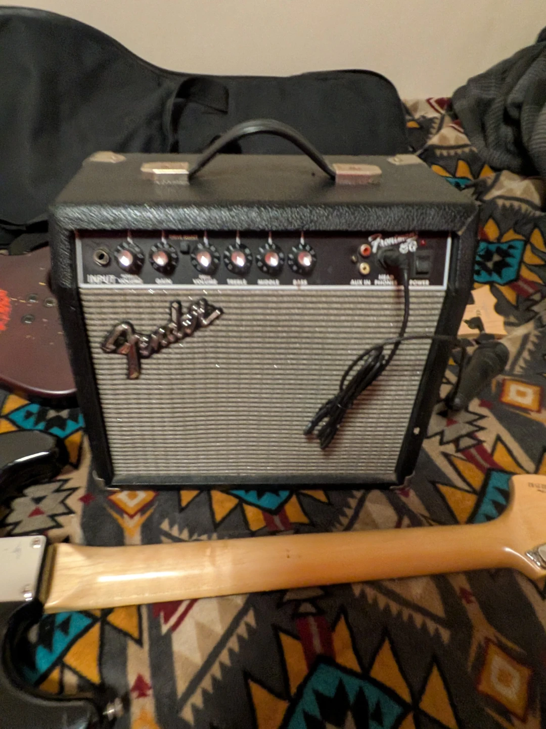 Fender Squier Electric Guitar with Amplifier and Gig Bag - photo 4