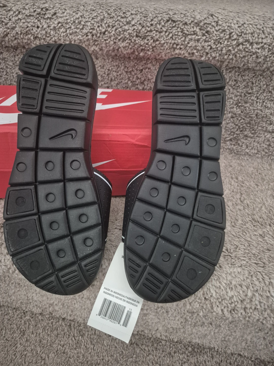 Brand New Nike Women's Slide Sandals Black/White Size 7 - photo 3