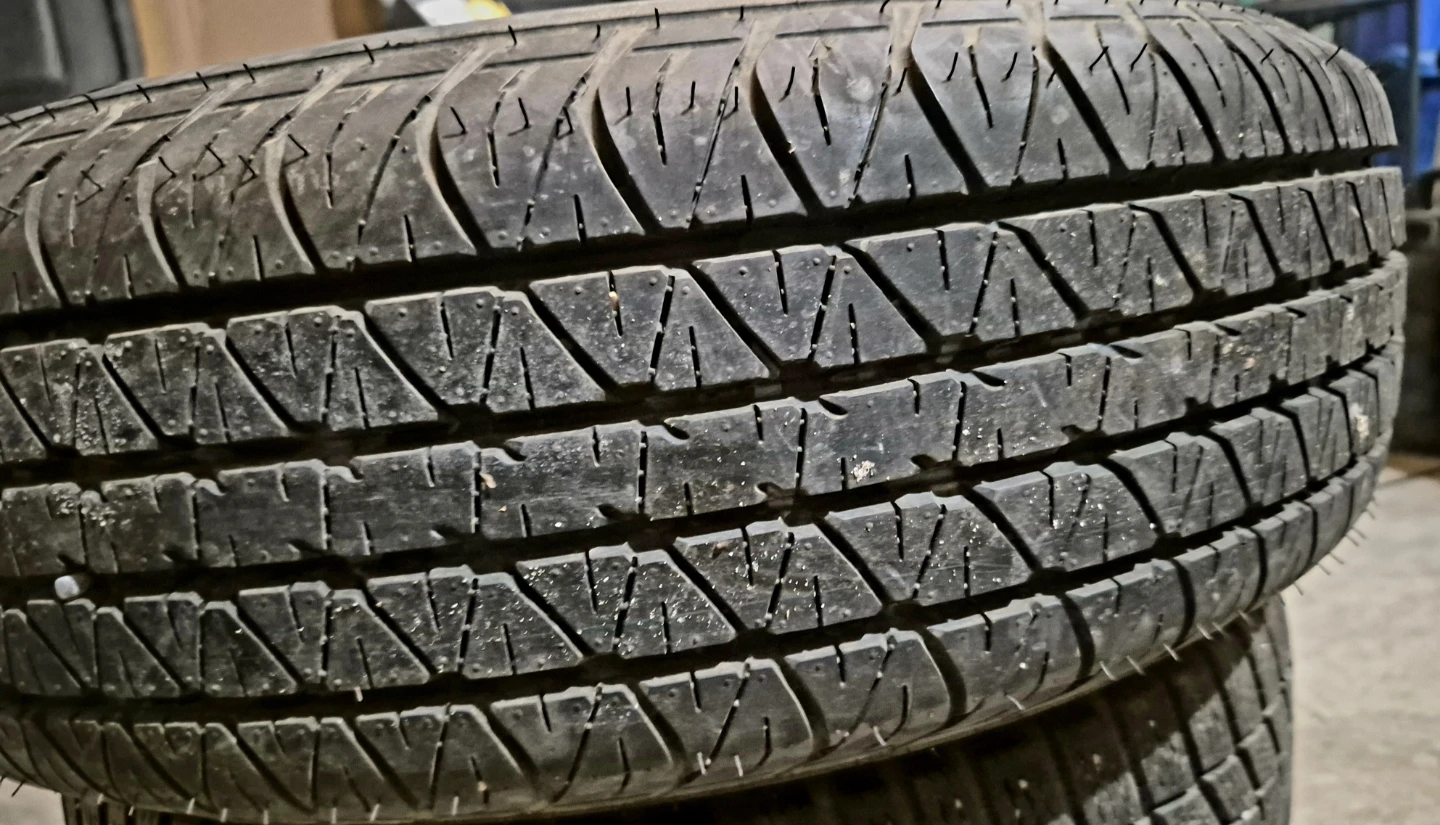 Very Good 1 Dumlop Tire PLUS RIM Size 205 65 R15 M+S *DEAL*