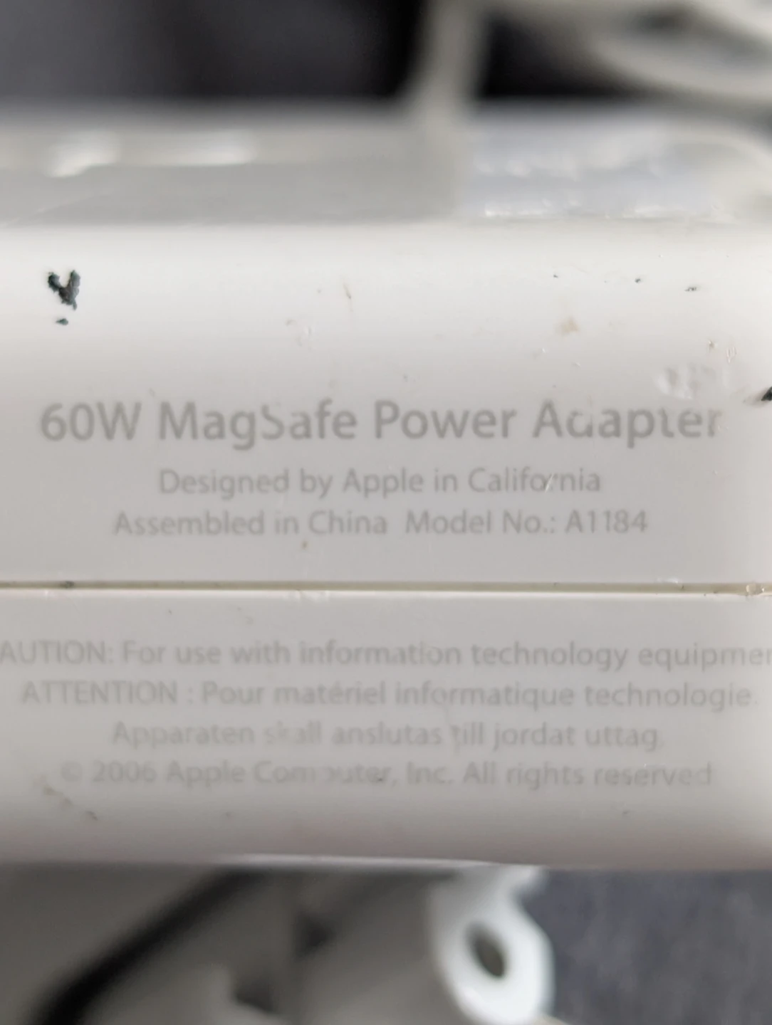 Apple 60W MagSafe Power Adapter A1184 (T-Tip) - photo 2