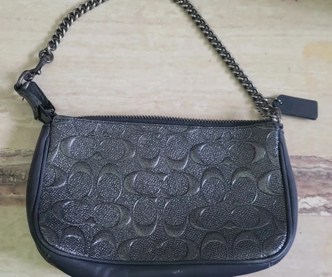 Coach Black Leather Chain Pouch - photo 2