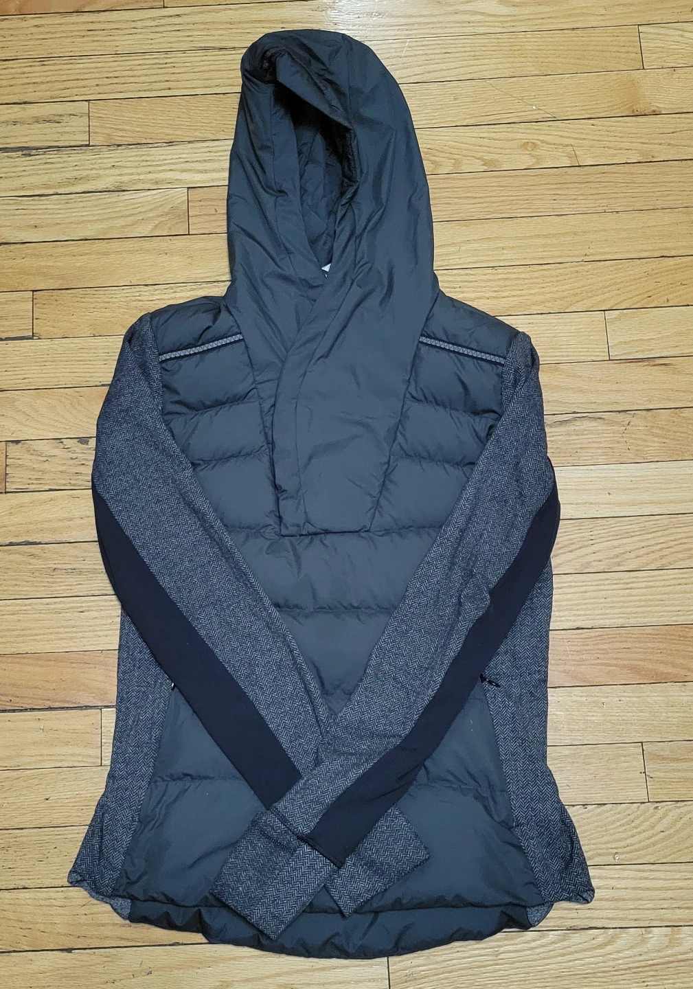 Lululemon Athletica Puffer Pullover - Size 8