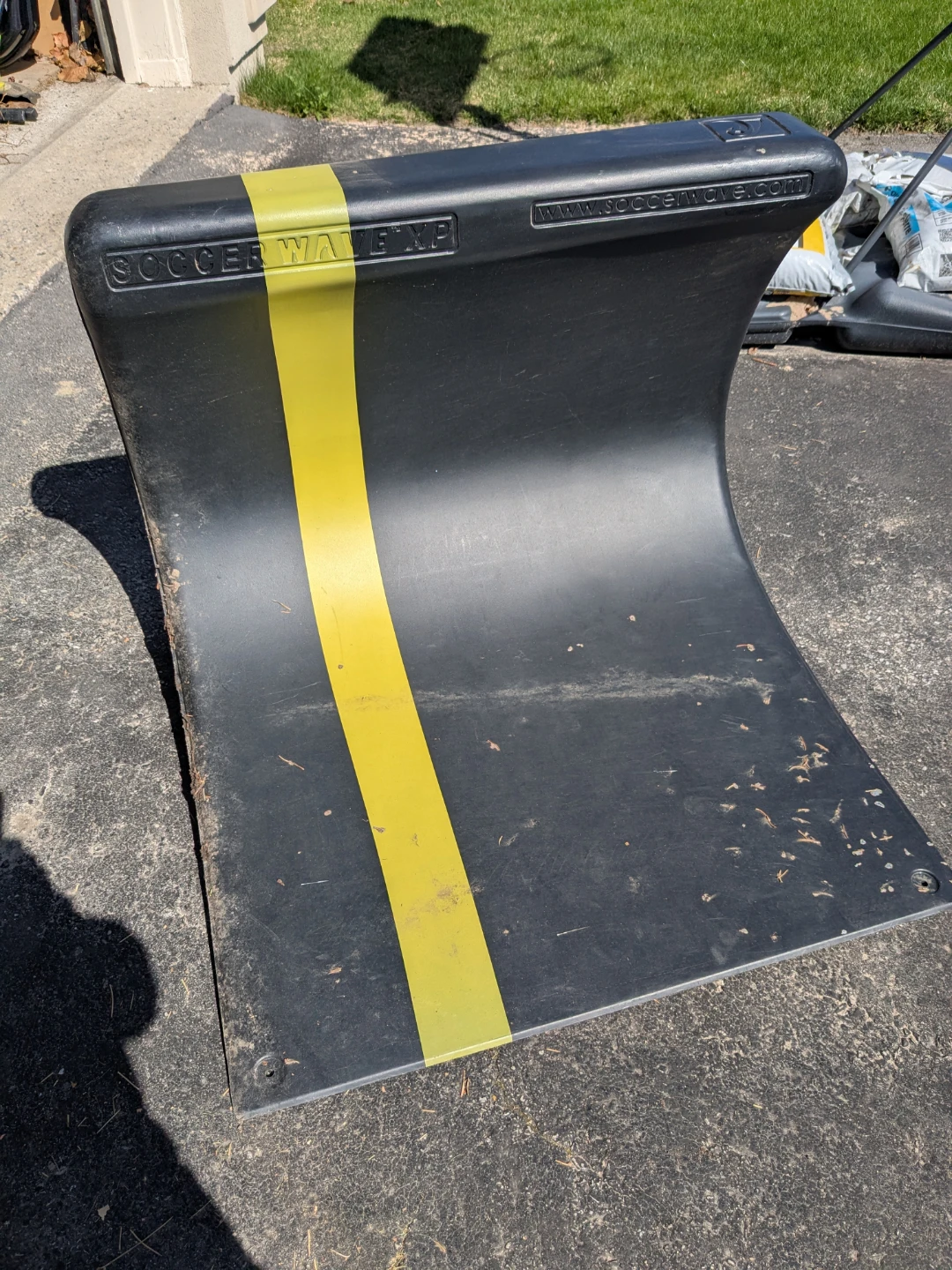 Soccer ball return ramp