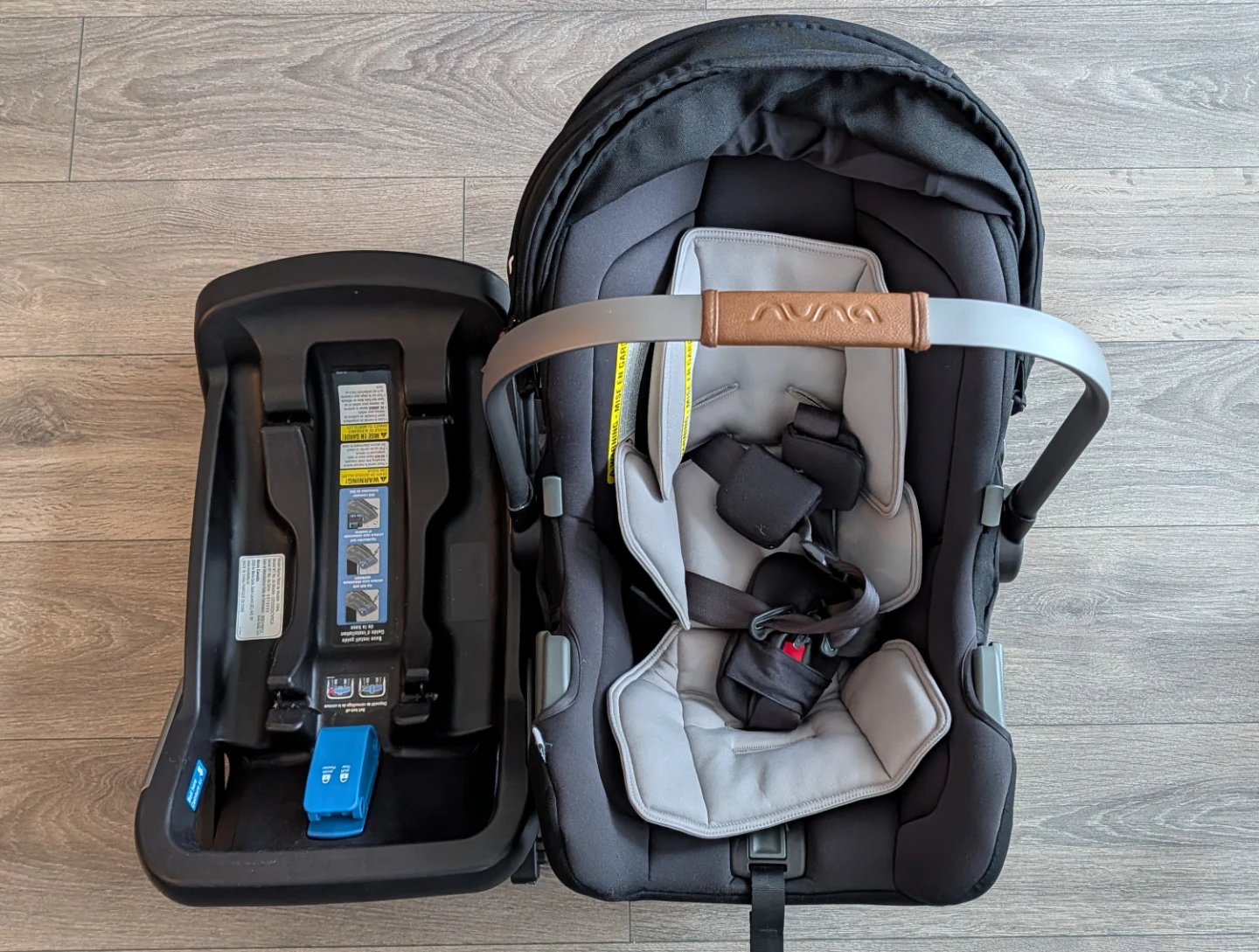 Nuna PIPA Infant Car Seat - Caviar/Granite 🧡