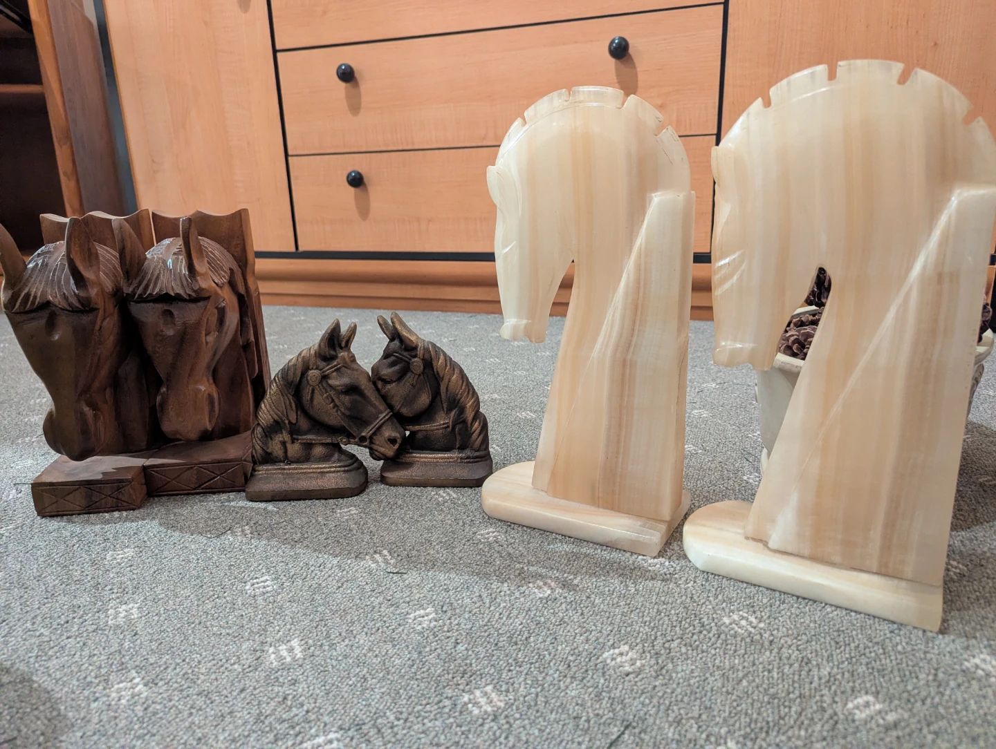 Horse Head Decorative Figurines - used to hold books