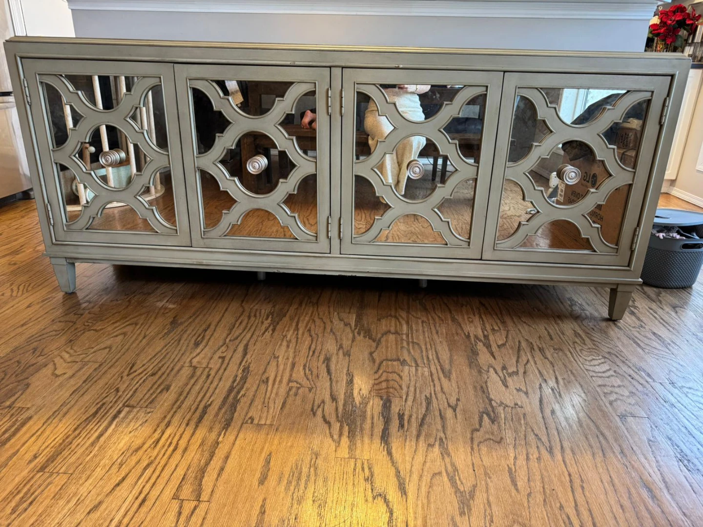 Mirrored Door Media Console Real Wood 🥕