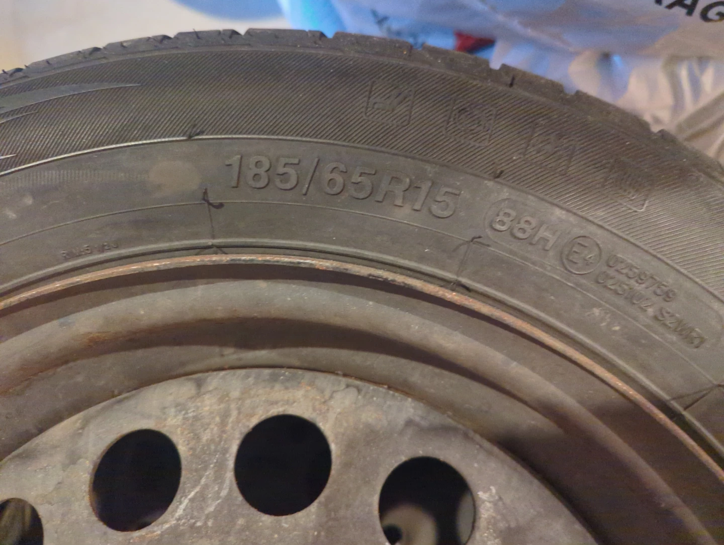 5 Tires 185/65R15 - photo 3