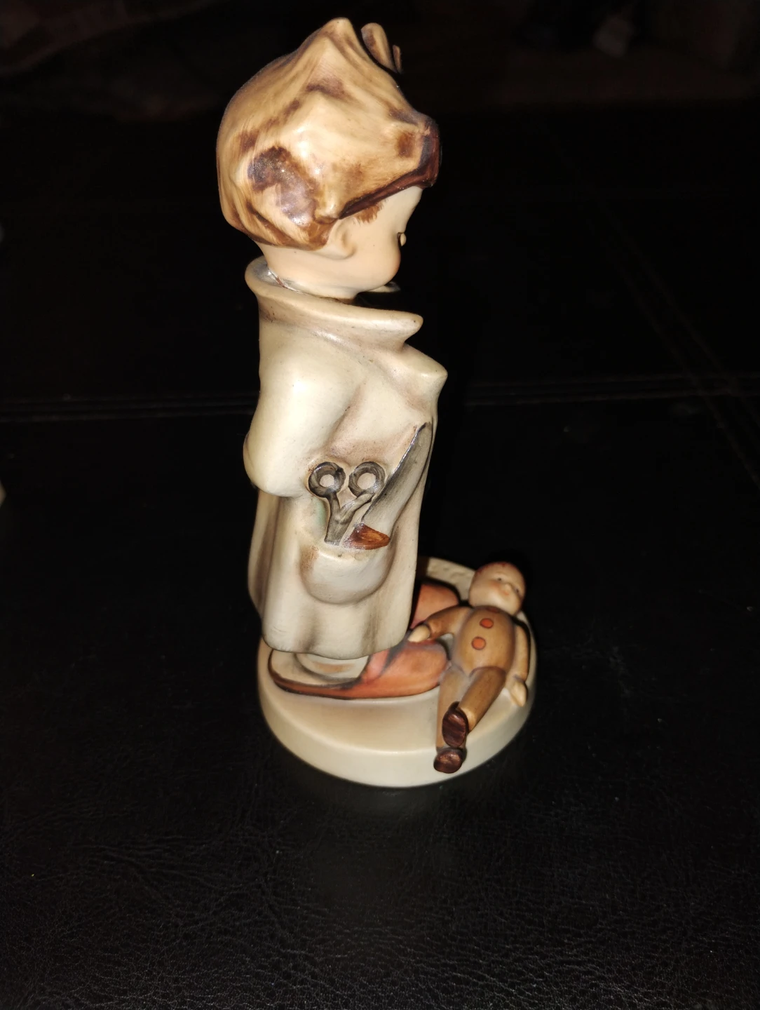 Vintage Goebel Hummel Figurine "Doctor" - photo 4