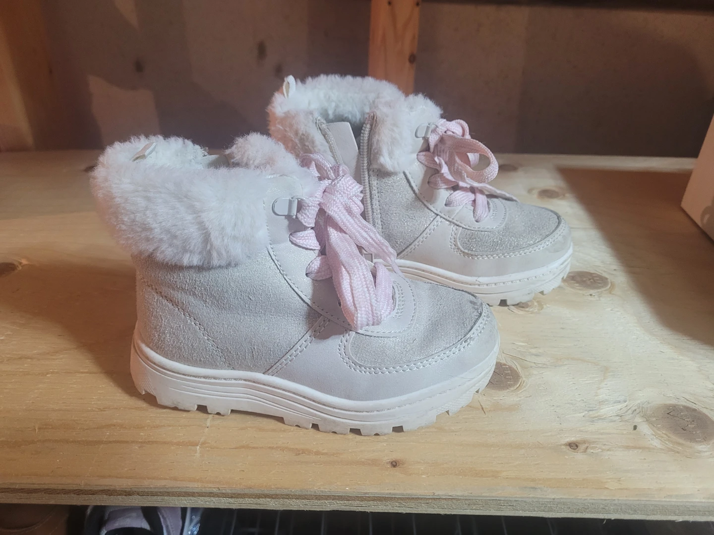 Carter's Size 9 Toddler Winter Boots